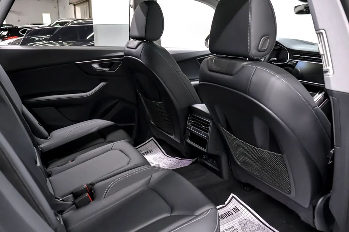 Audi Q8 photo 30