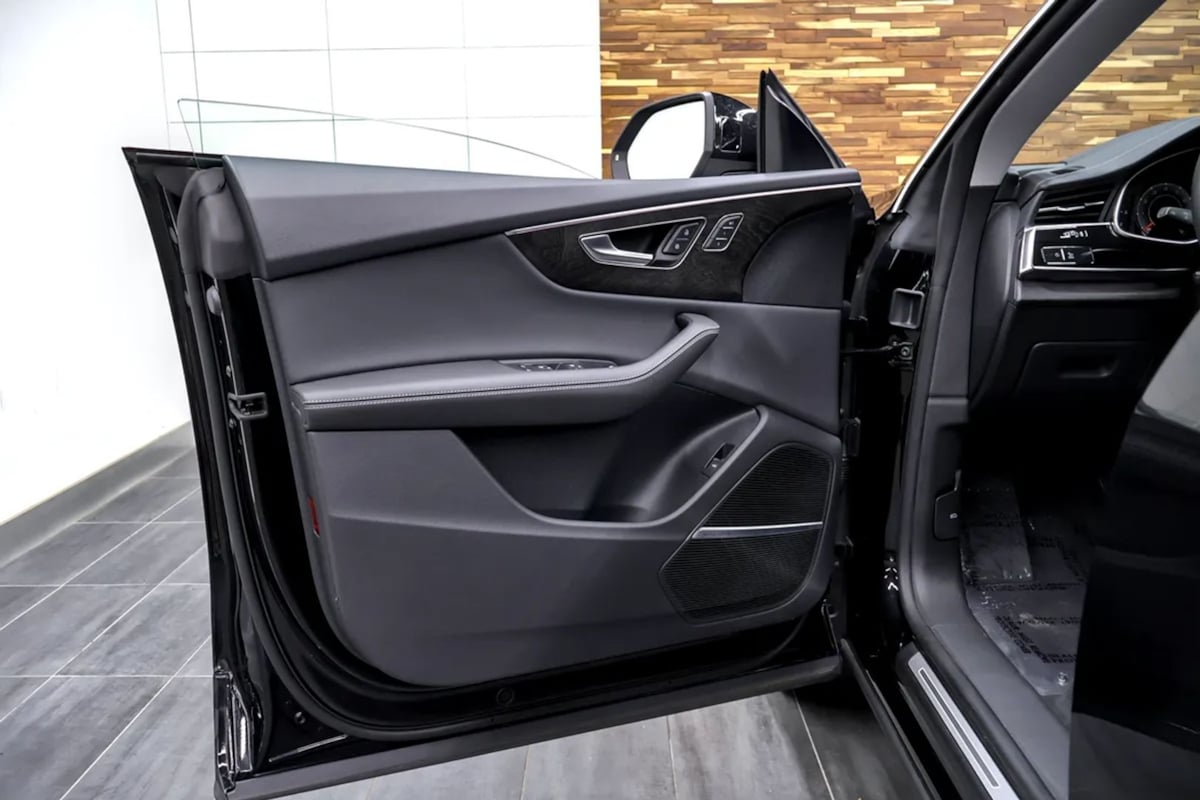 Audi Q8 photo 35