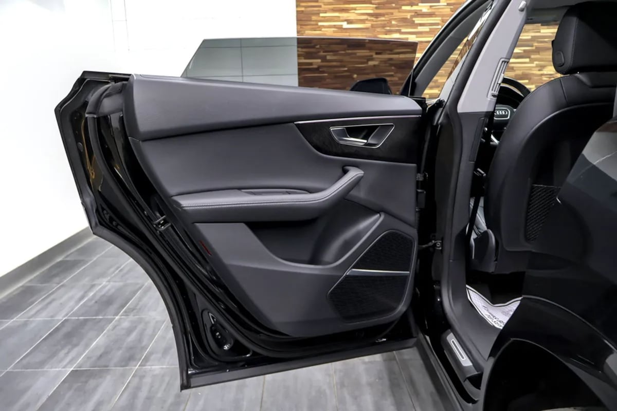 Audi Q8 photo 36