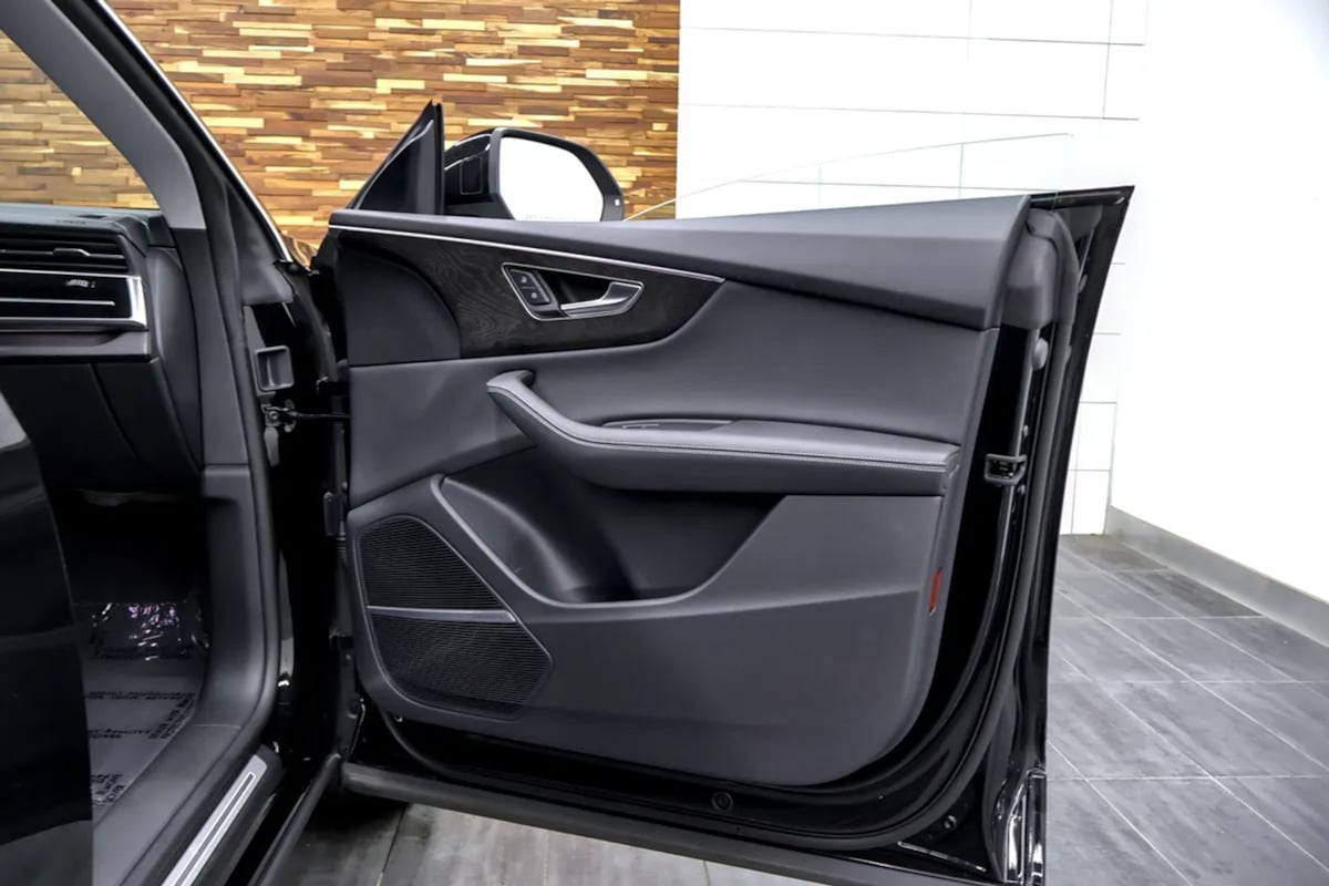 Audi Q8 photo 37