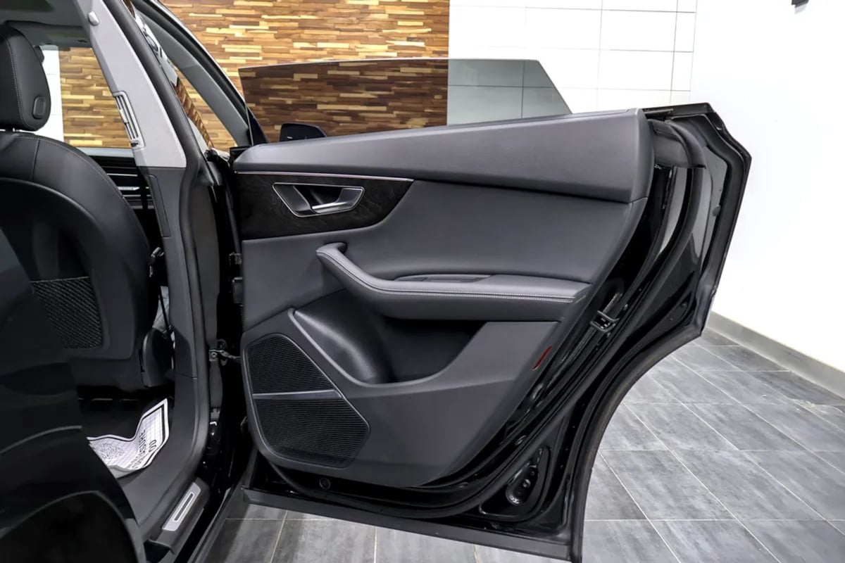 Audi Q8 photo 38