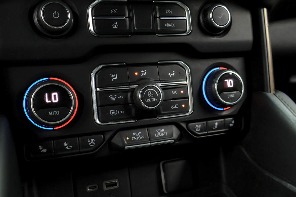 Chevrolet Tahoe photo 18