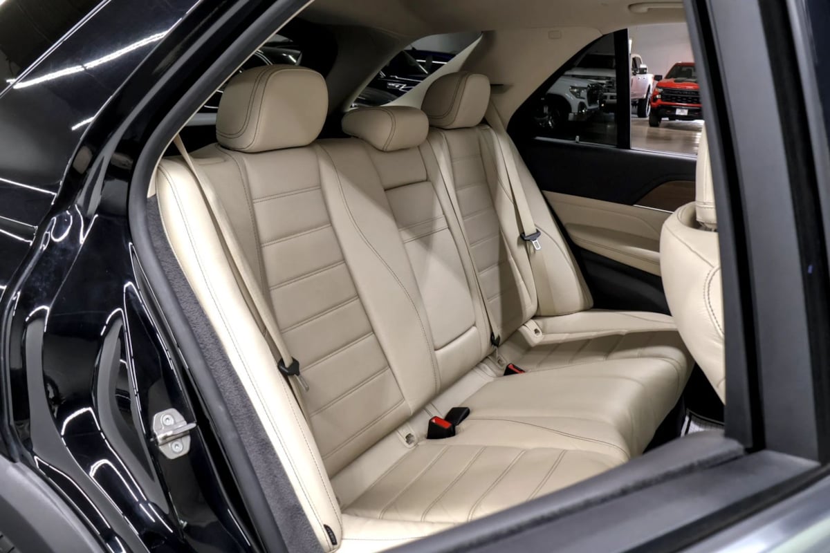 Mercedes-Benz GLE photo 29