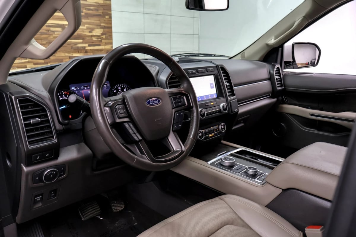 Ford Expedition MAX photo 10