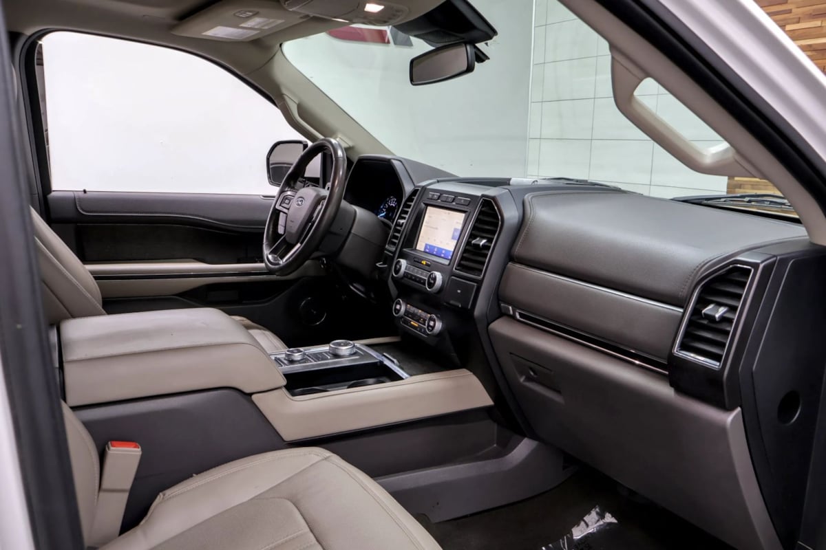 Ford Expedition MAX photo 12