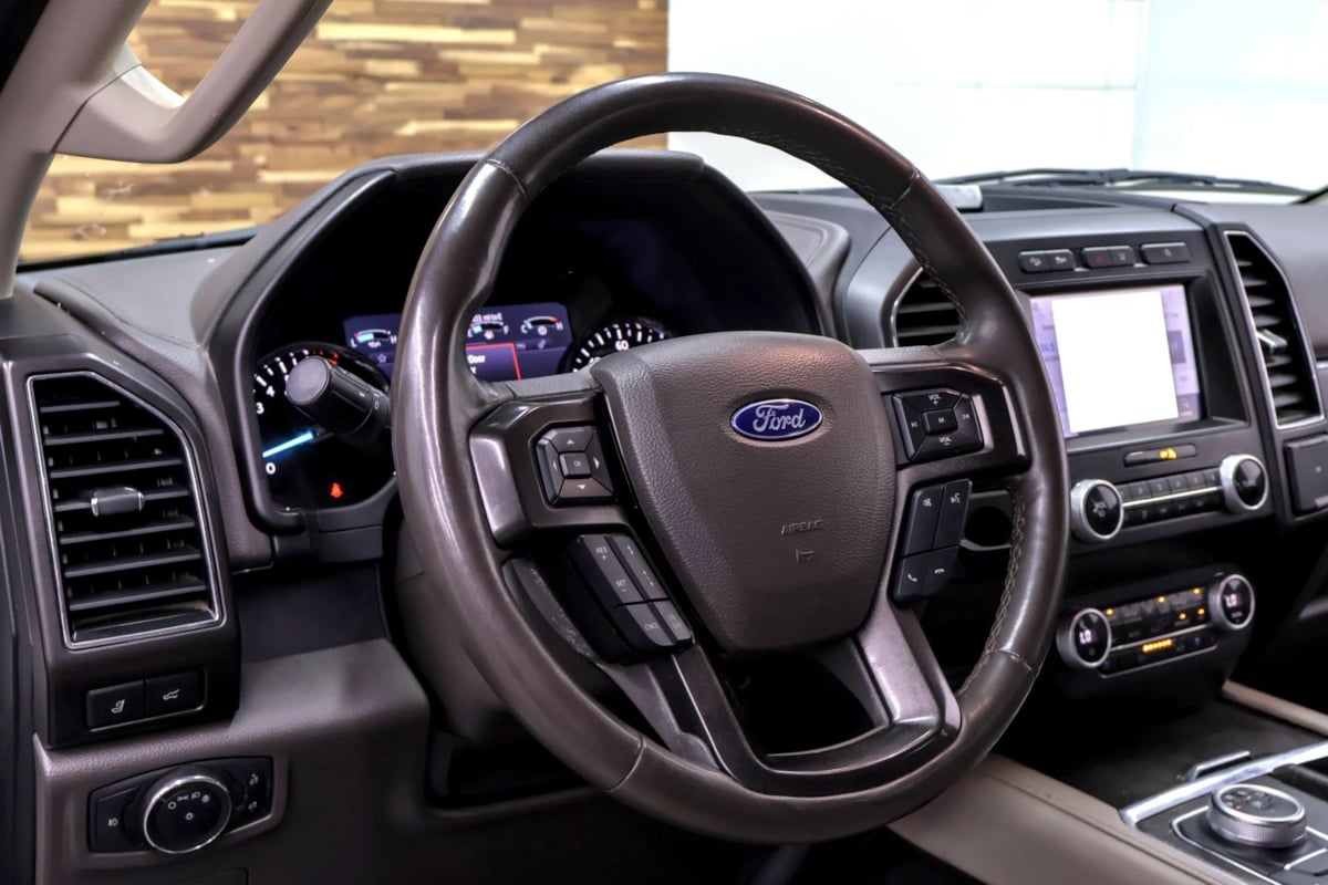 Ford Expedition MAX photo 13