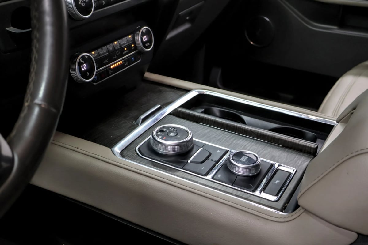 Ford Expedition MAX photo 17