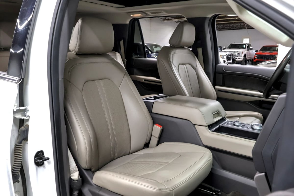 Ford Expedition MAX photo 29