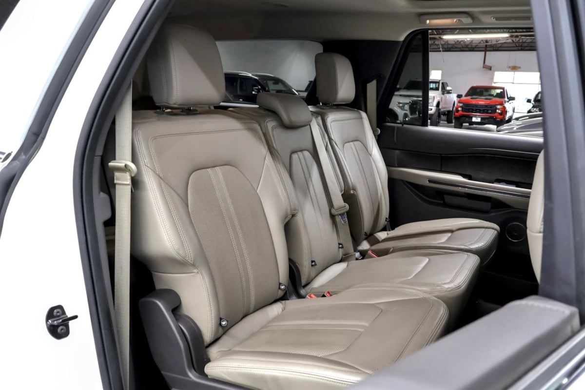 Ford Expedition MAX photo 30