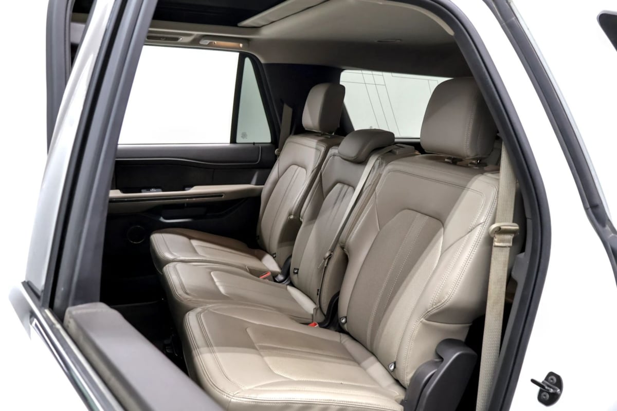 Ford Expedition MAX photo 32