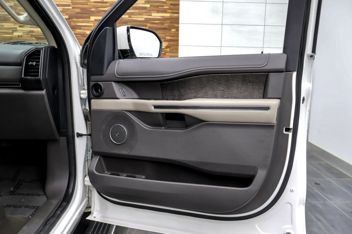 Ford Expedition MAX photo 38