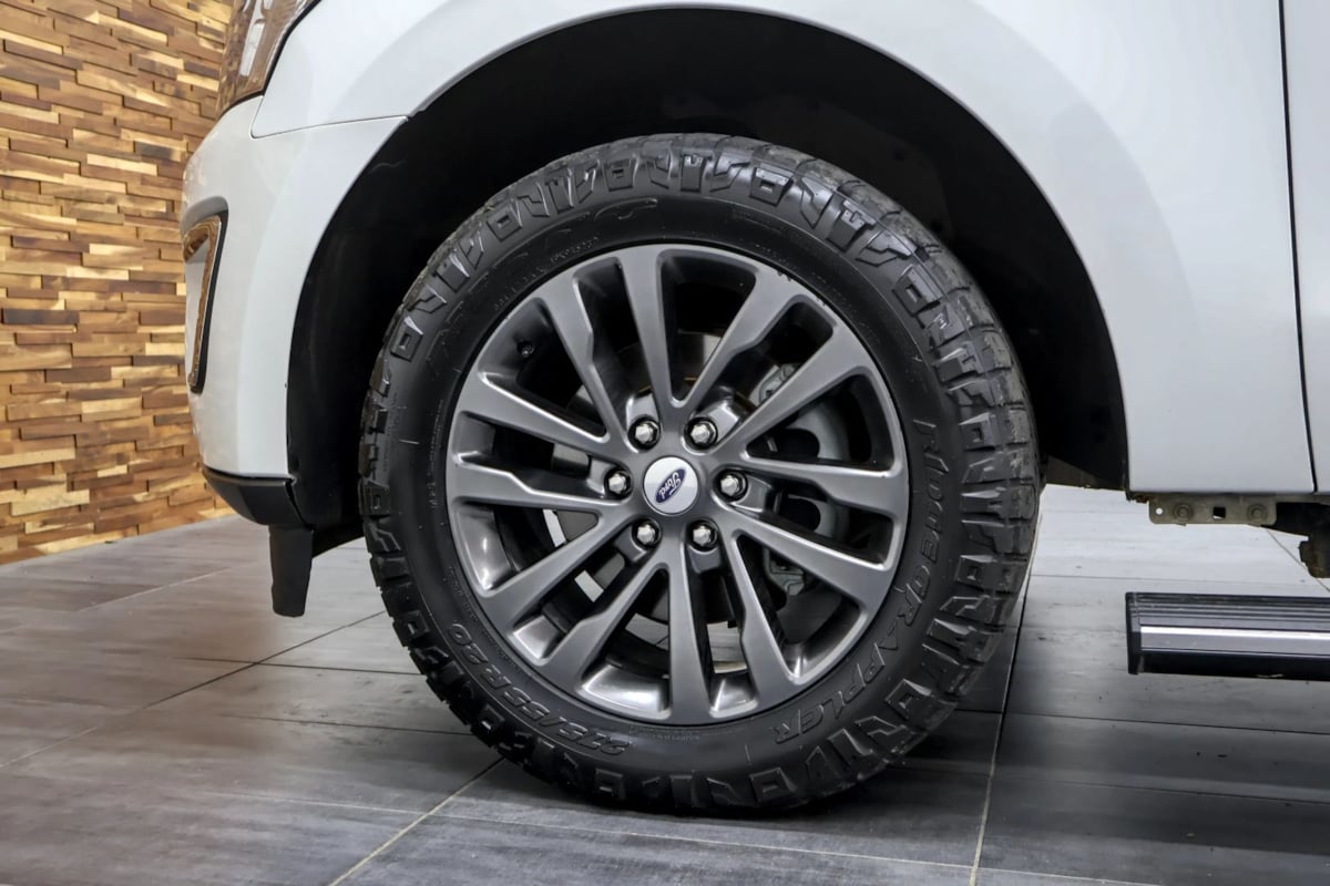 Ford Expedition MAX photo 42