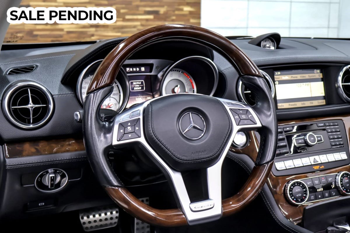 Mercedes-Benz SL 550 photo 13