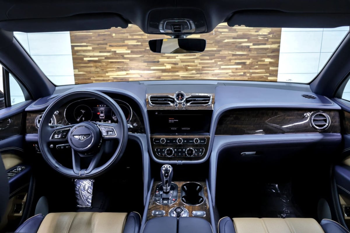 Bentley Bentayga photo 11