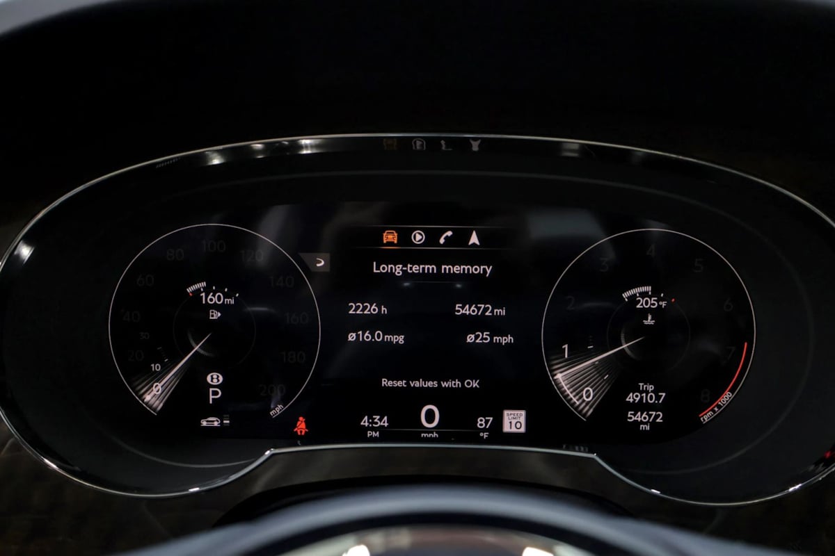 Bentley Bentayga photo 16