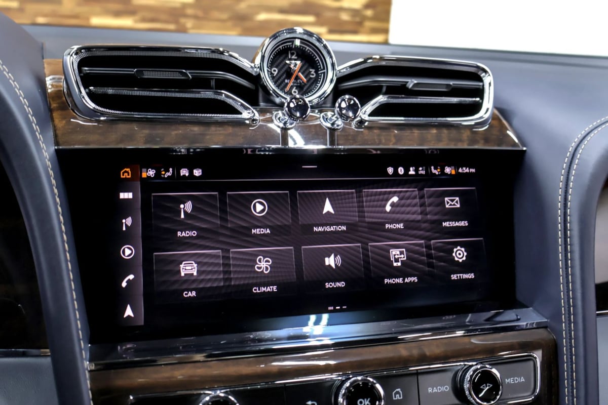 Bentley Bentayga photo 21