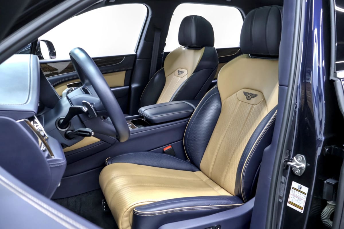 Bentley Bentayga photo 29