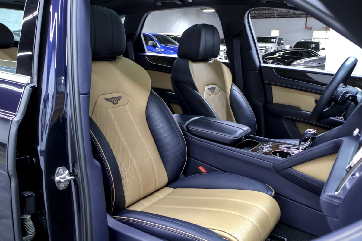 Bentley Bentayga photo 30