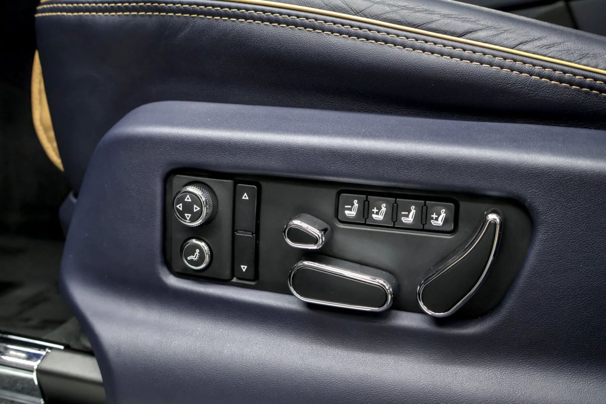 Bentley Bentayga photo 35