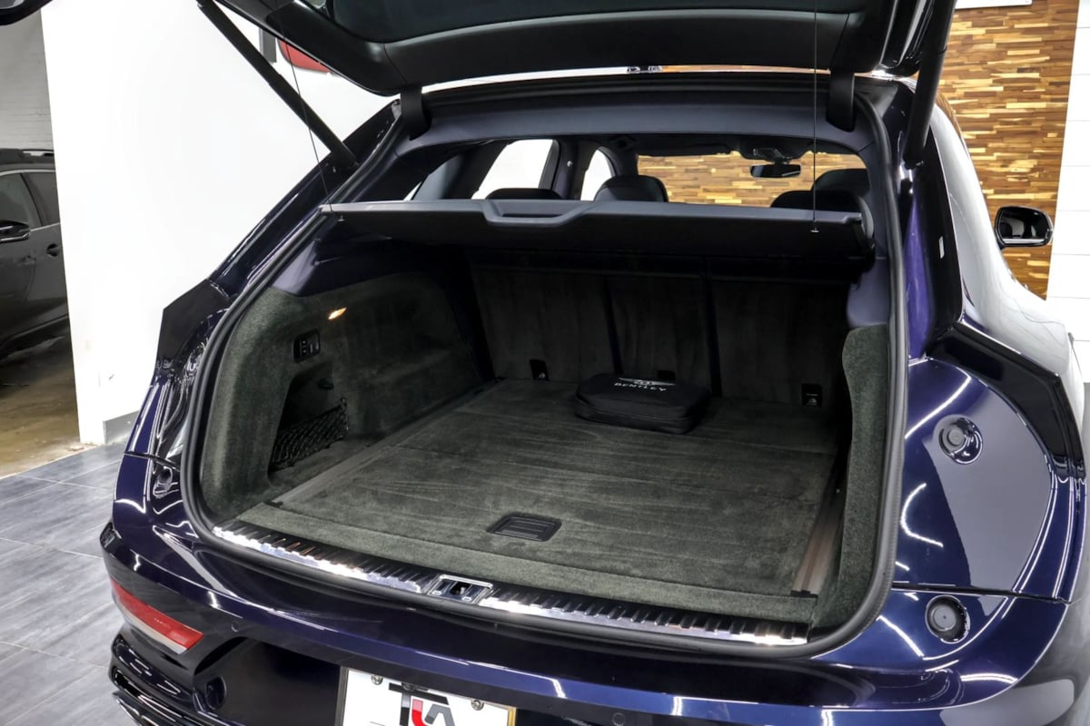 Bentley Bentayga photo 47