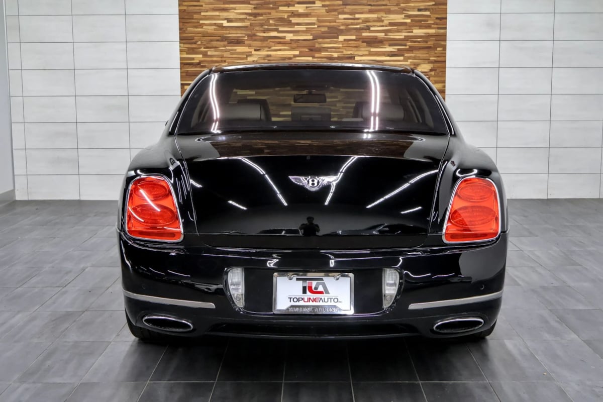 Bentley Flying Spur photo 8