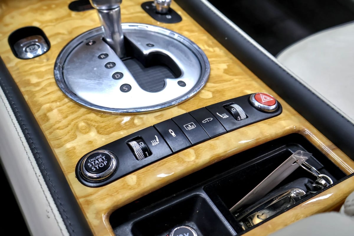 Bentley Flying Spur photo 18