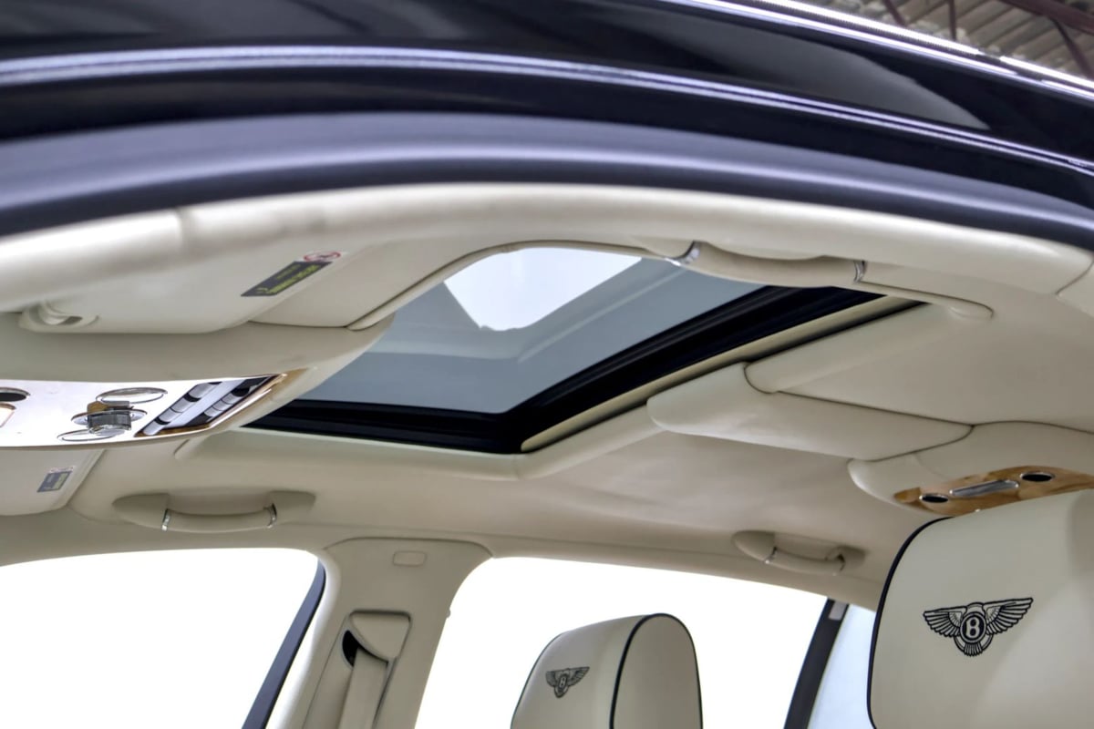 Bentley Flying Spur photo 28