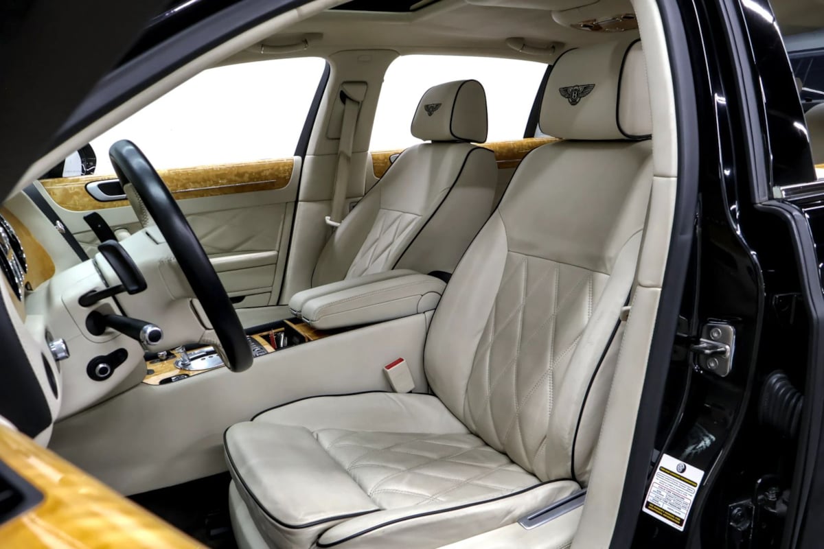 Bentley Flying Spur photo 29
