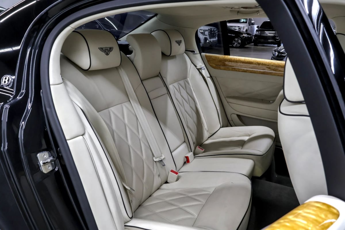 Bentley Flying Spur photo 31