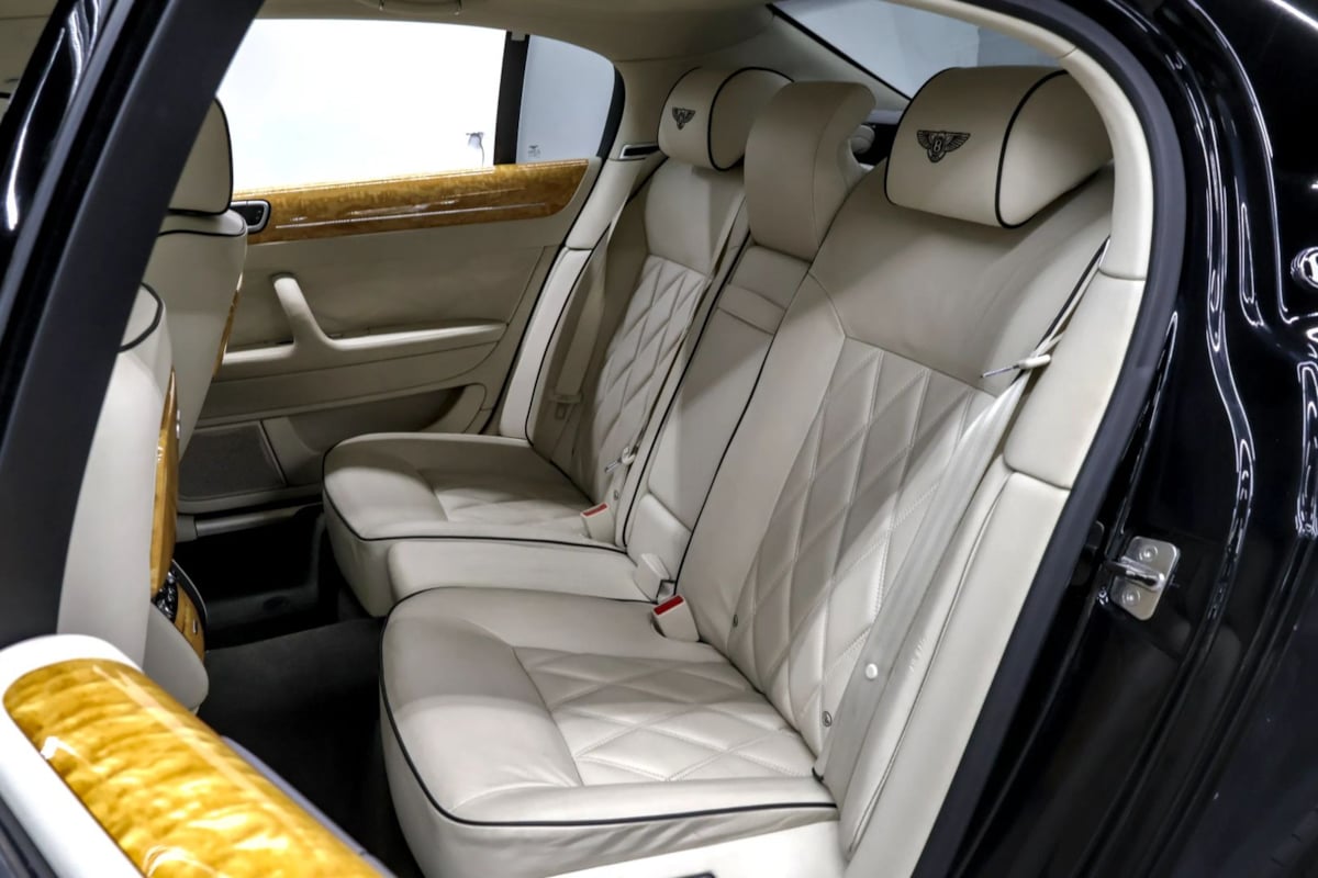 Bentley Flying Spur photo 33