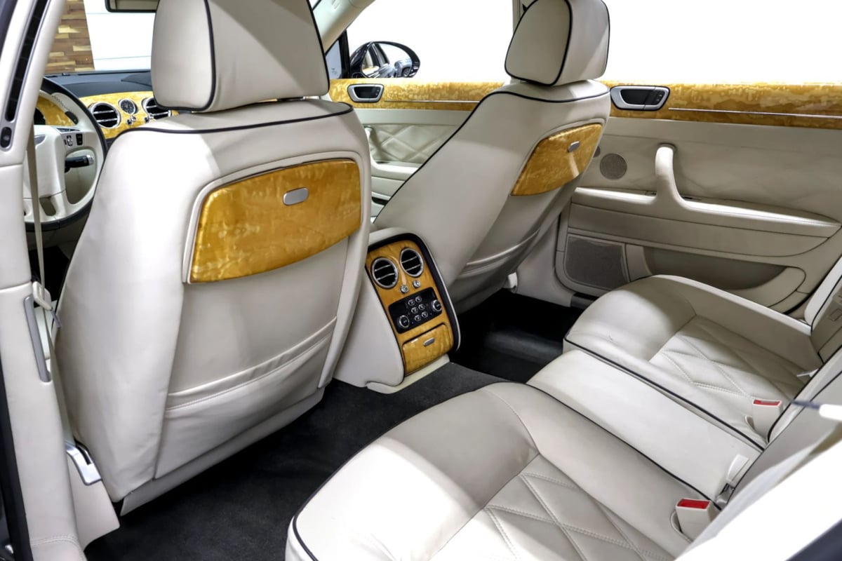 Bentley Flying Spur photo 34