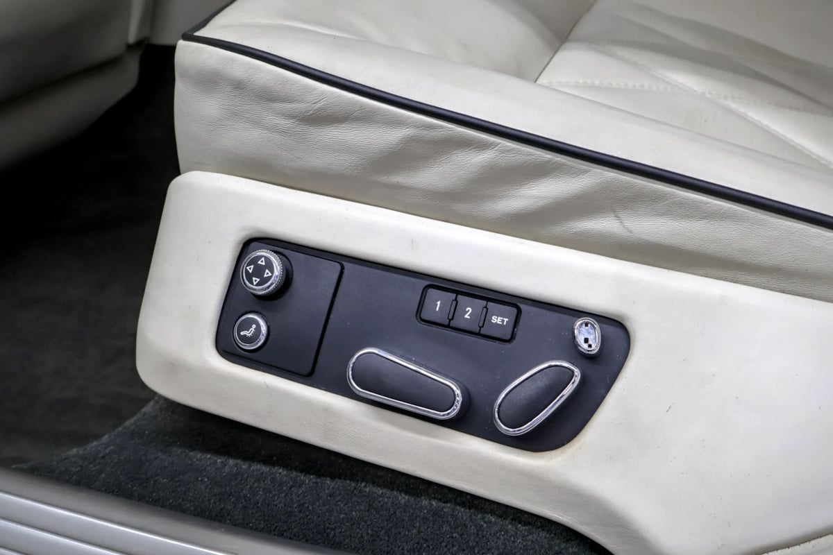 Bentley Flying Spur photo 36