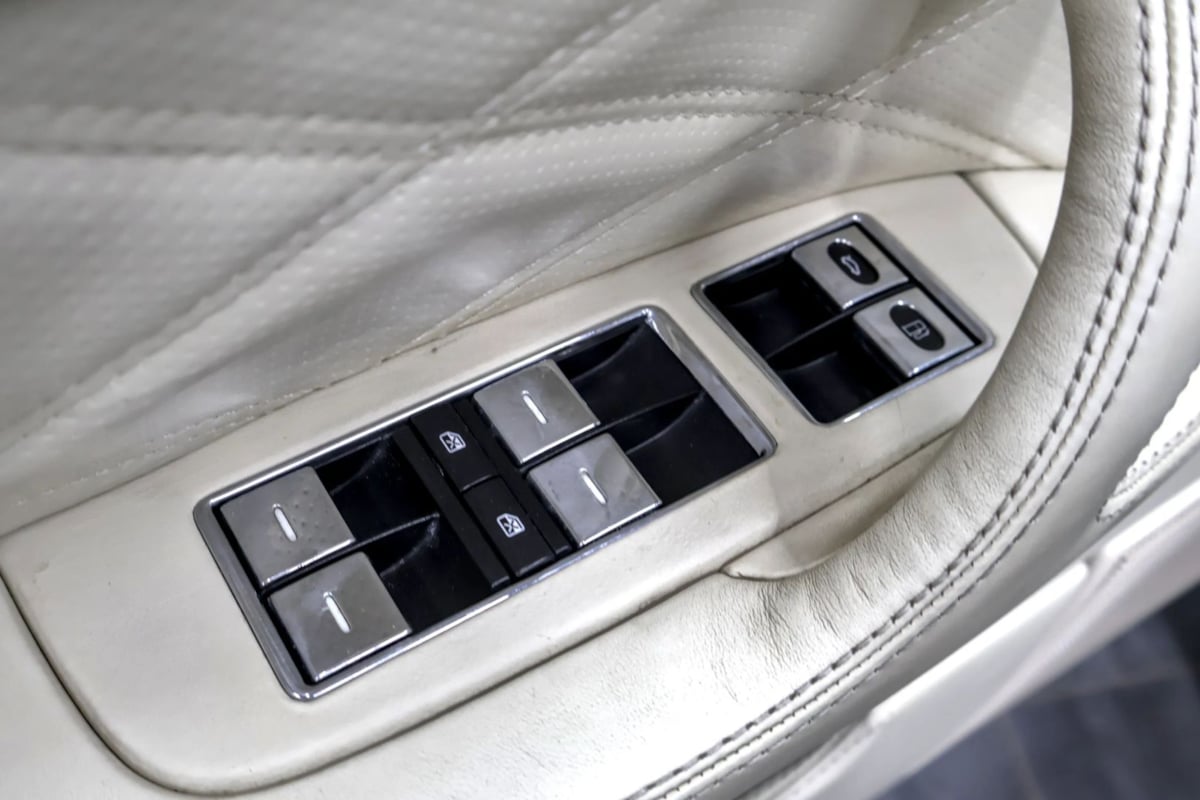 Bentley Flying Spur photo 37
