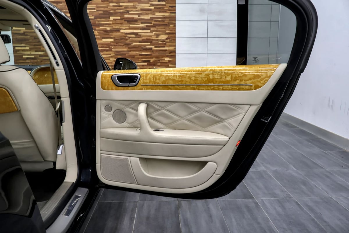 Bentley Flying Spur photo 41
