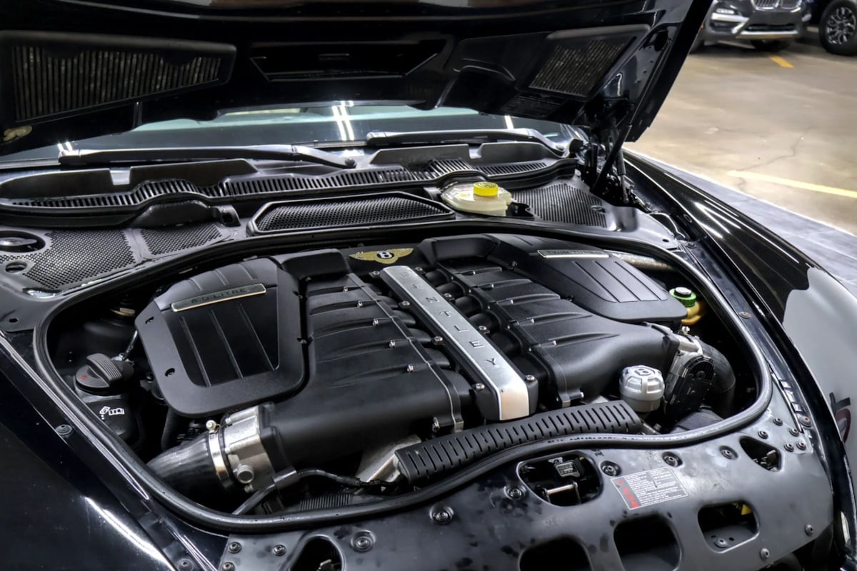 Bentley Flying Spur photo 44