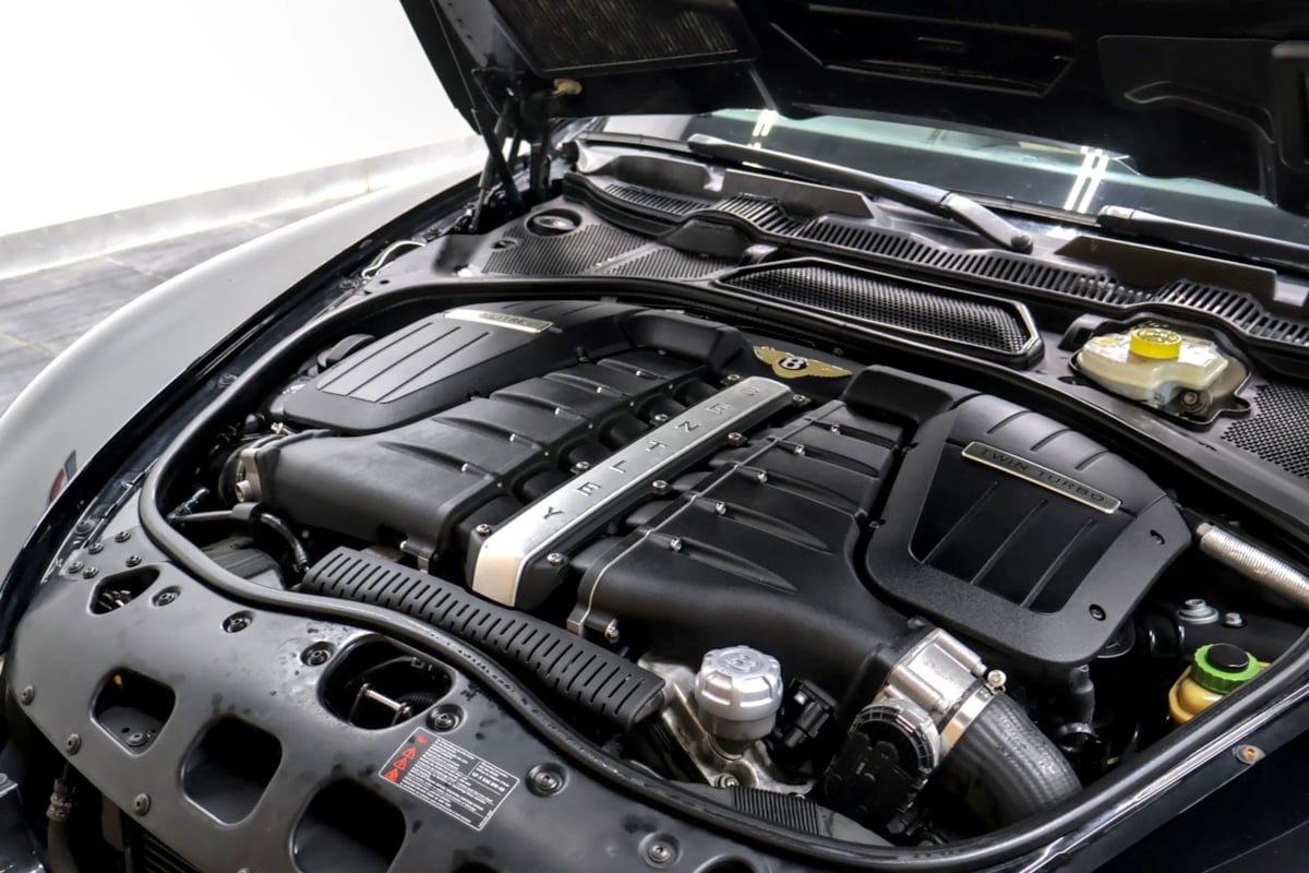 Bentley Flying Spur photo 45