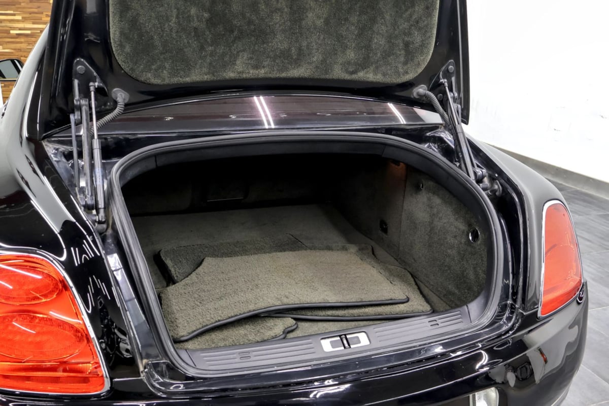 Bentley Flying Spur photo 46