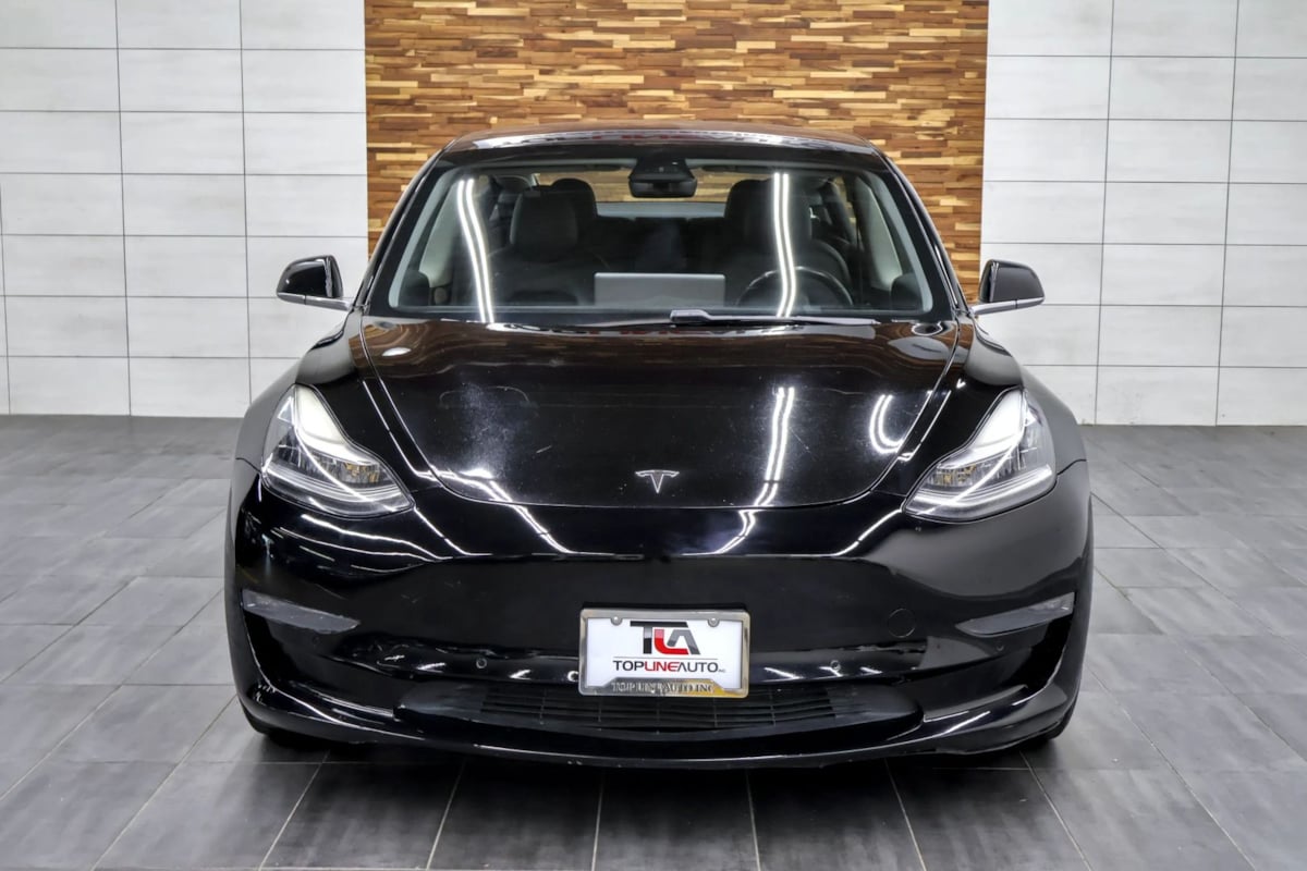 Tesla Model 3 photo 3
