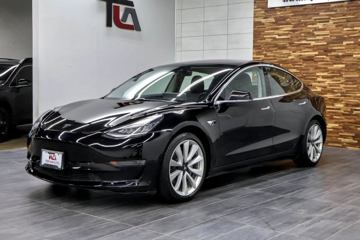 Tesla Model 3 photo 4
