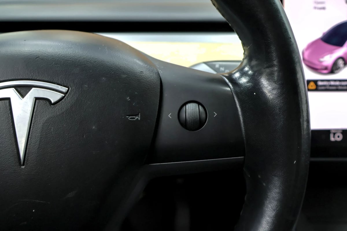 Tesla Model 3 photo 15