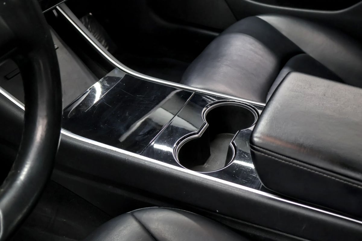 Tesla Model 3 photo 16