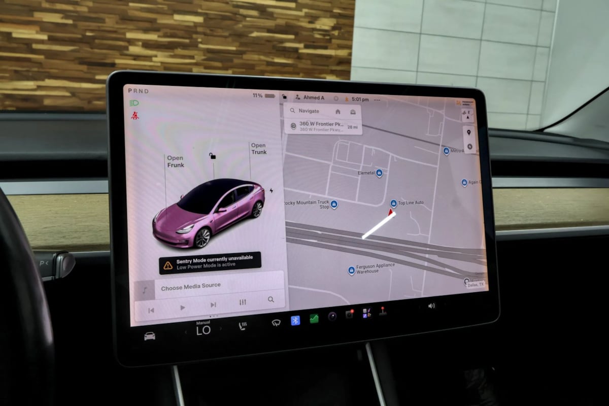 Tesla Model 3 photo 17