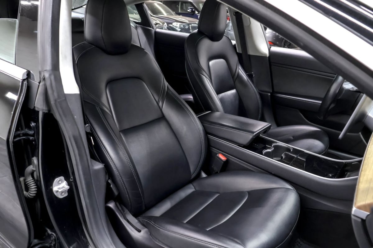 Tesla Model 3 photo 25