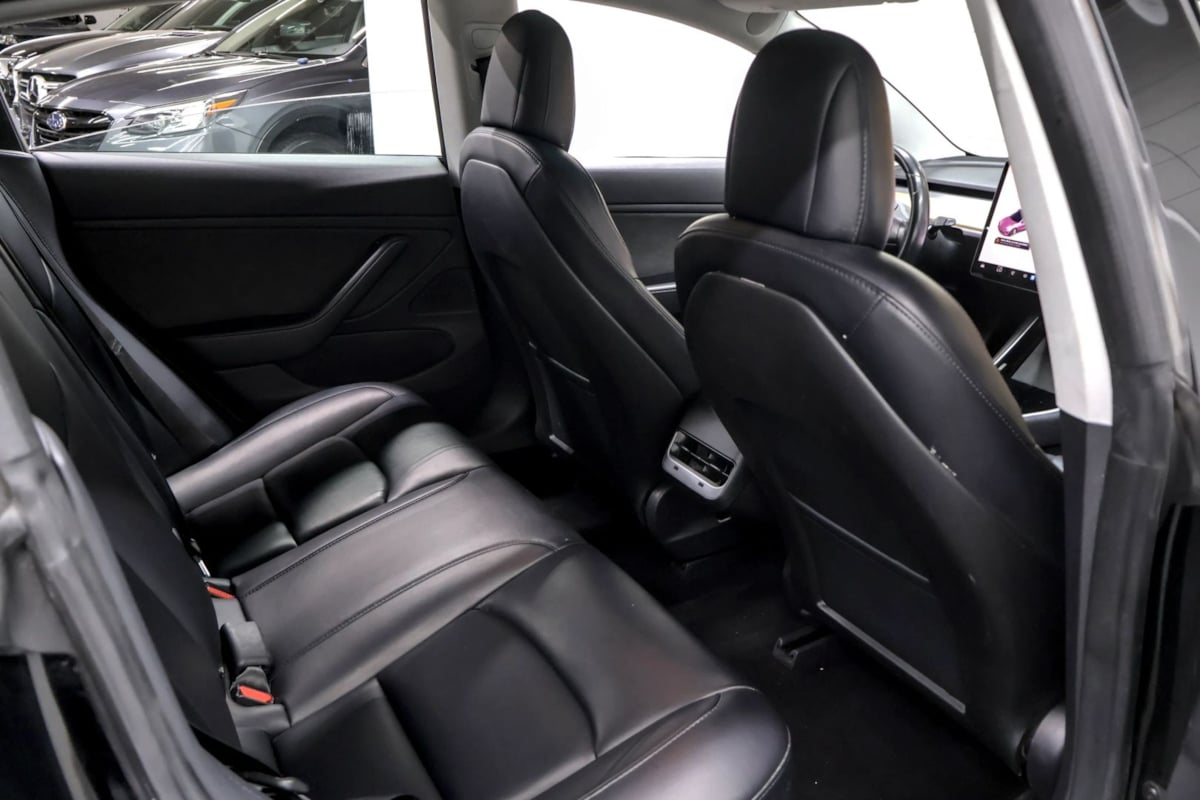 Tesla Model 3 photo 27