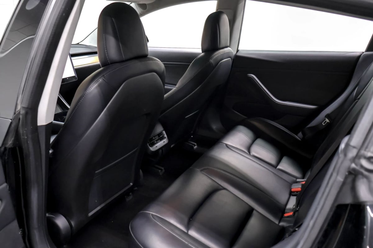 Tesla Model 3 photo 29