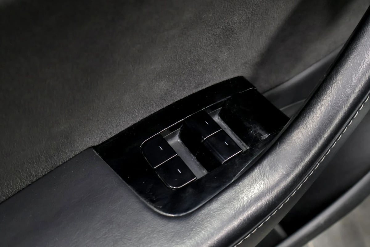 Tesla Model 3 photo 30