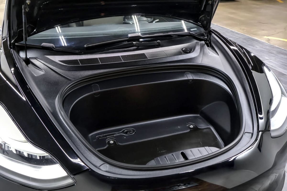 Tesla Model 3 photo 38