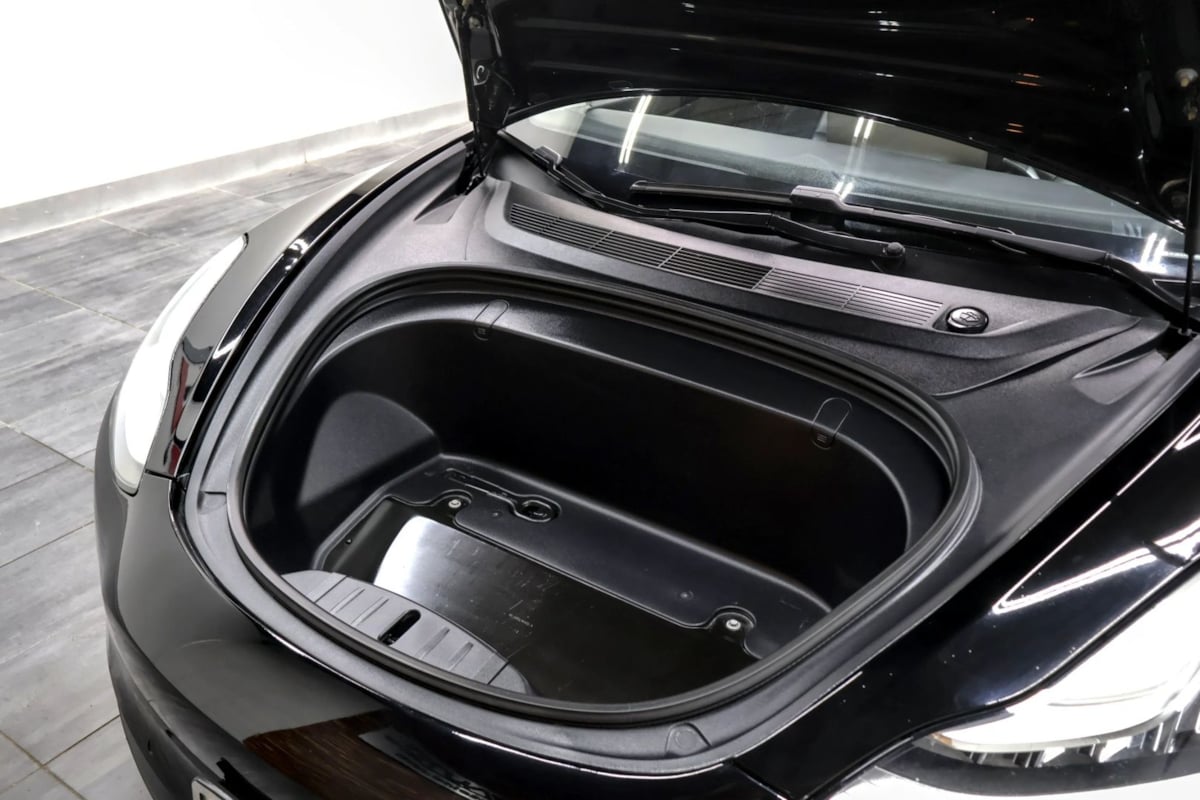 Tesla Model 3 photo 39