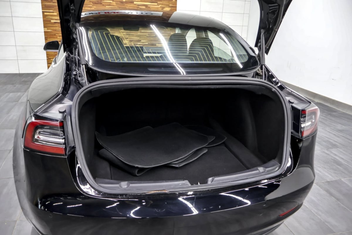 Tesla Model 3 photo 40