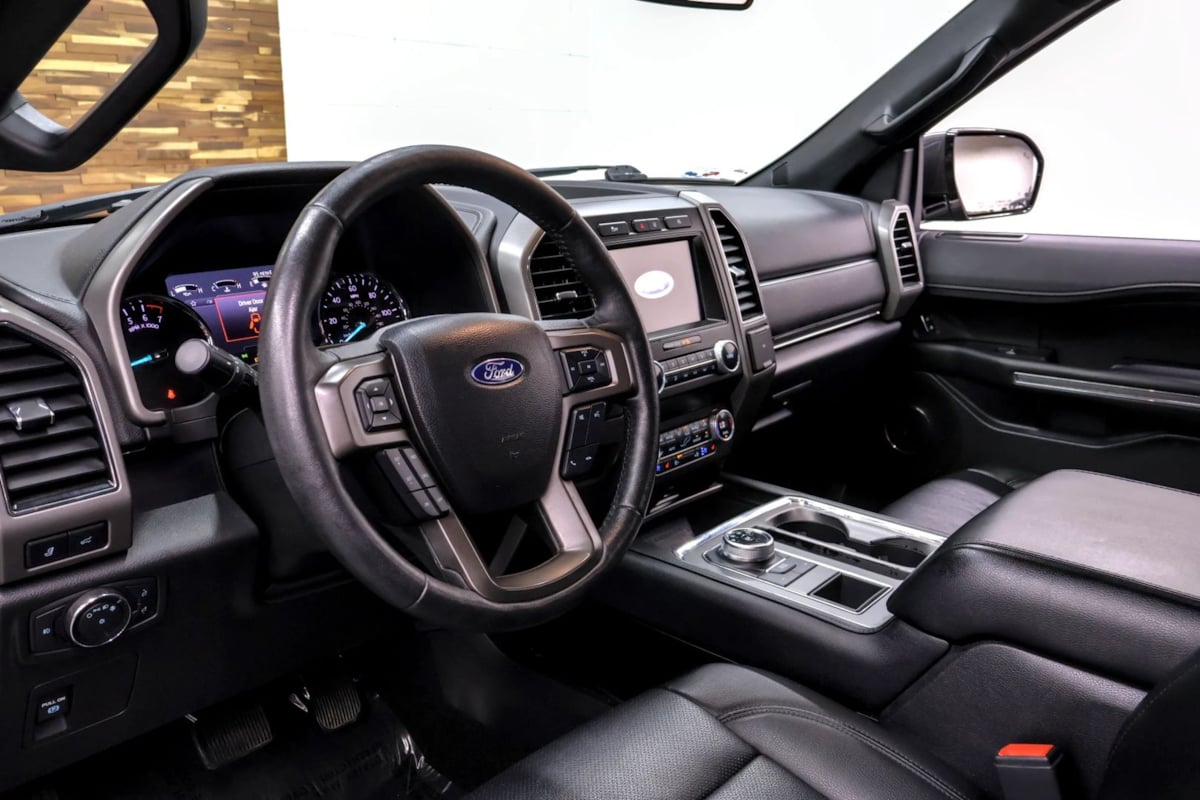 Ford Expedition MAX photo 10